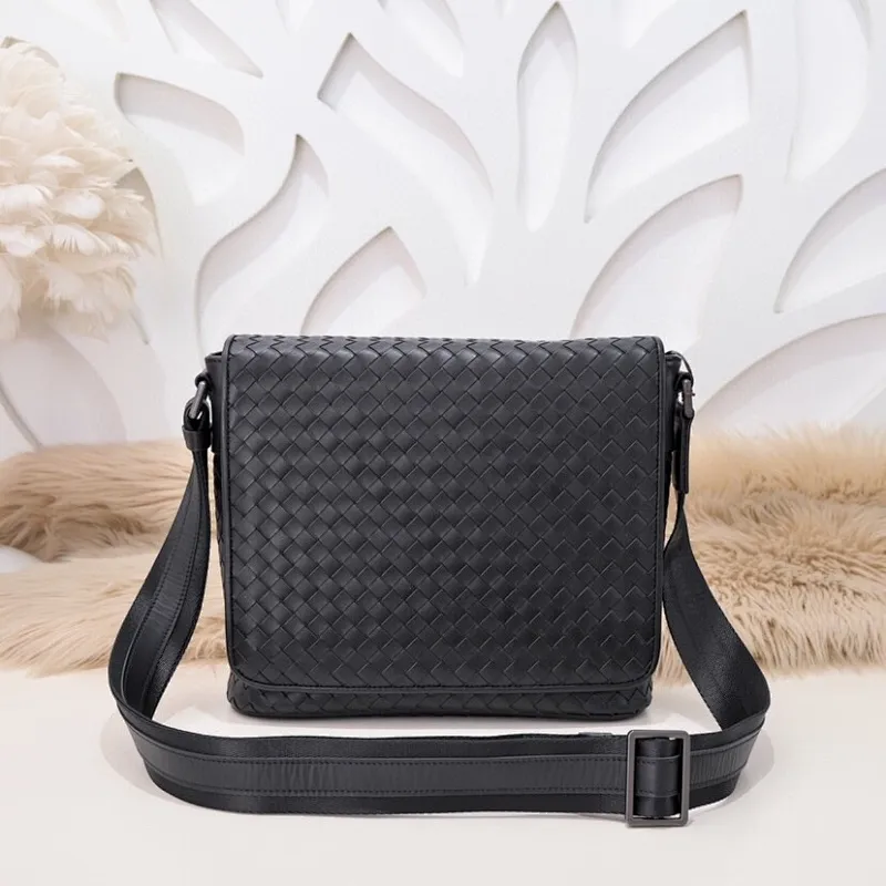 All categories 💚 Top version men’s bags 💚 BV 2024 new BV crossbody bag